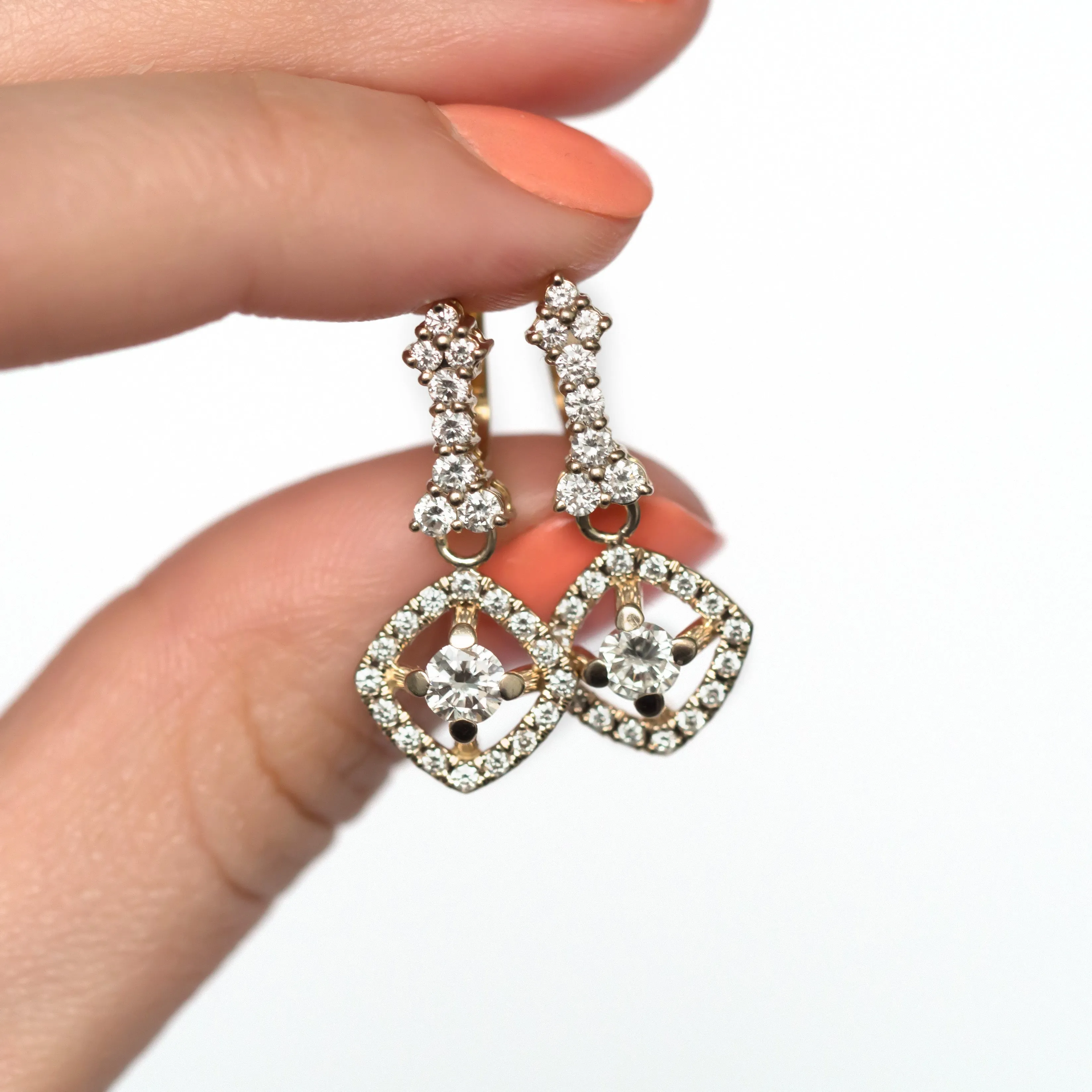 .35 Carats Diamond Yellow Gold Earrings