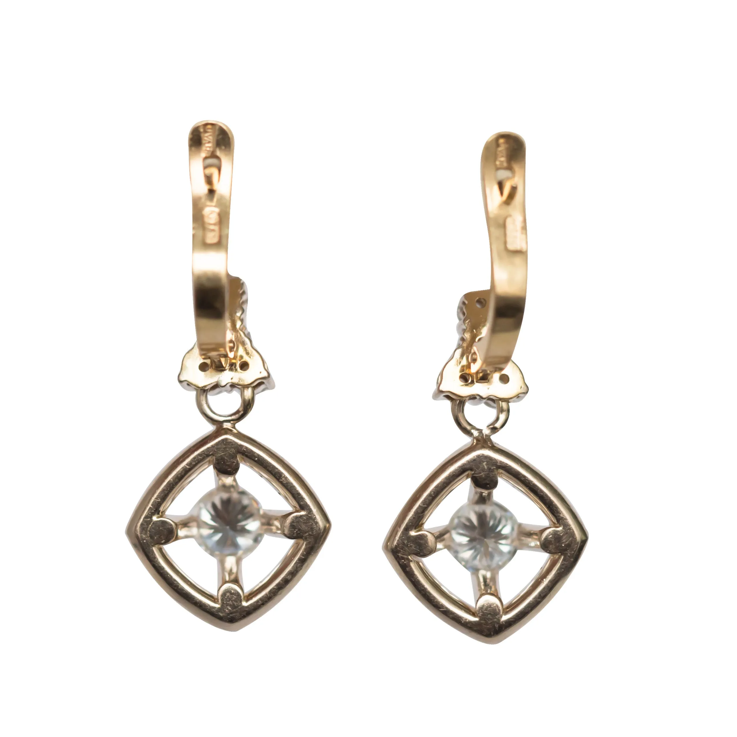 .35 Carats Diamond Yellow Gold Earrings