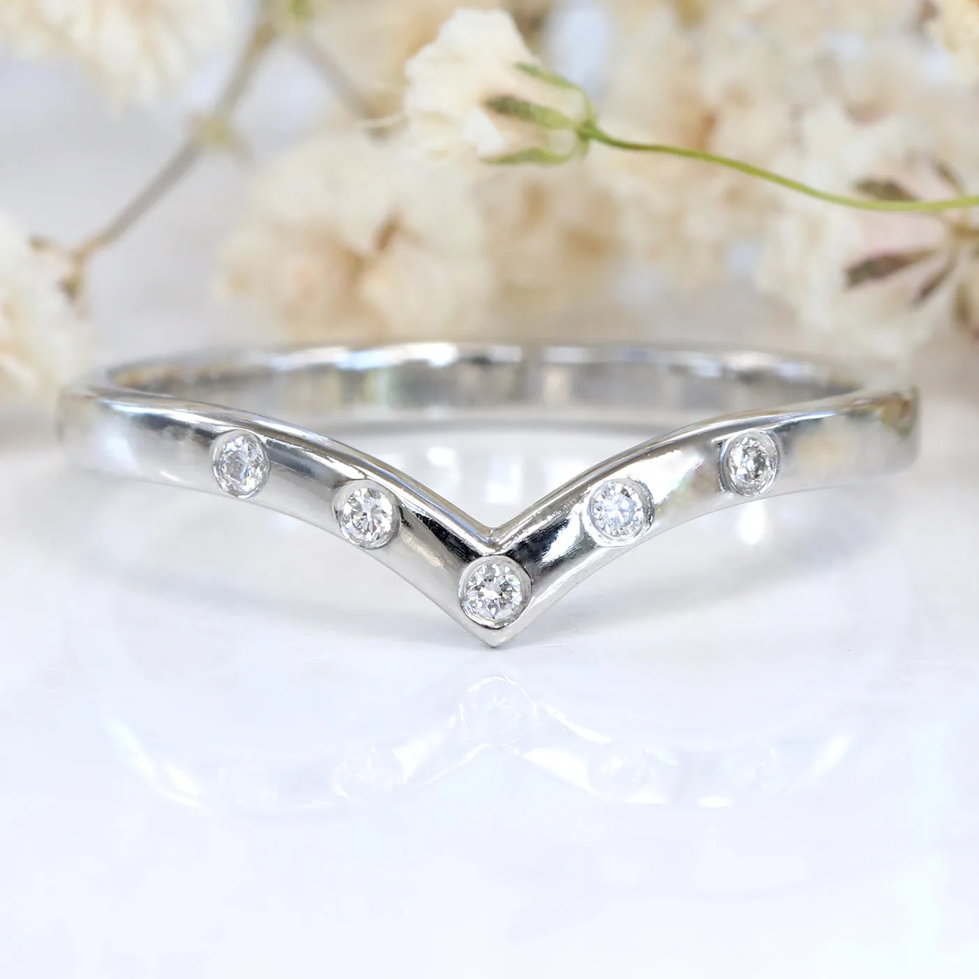 950 Platinum 5 Diamond Wishbone Wedding Ring