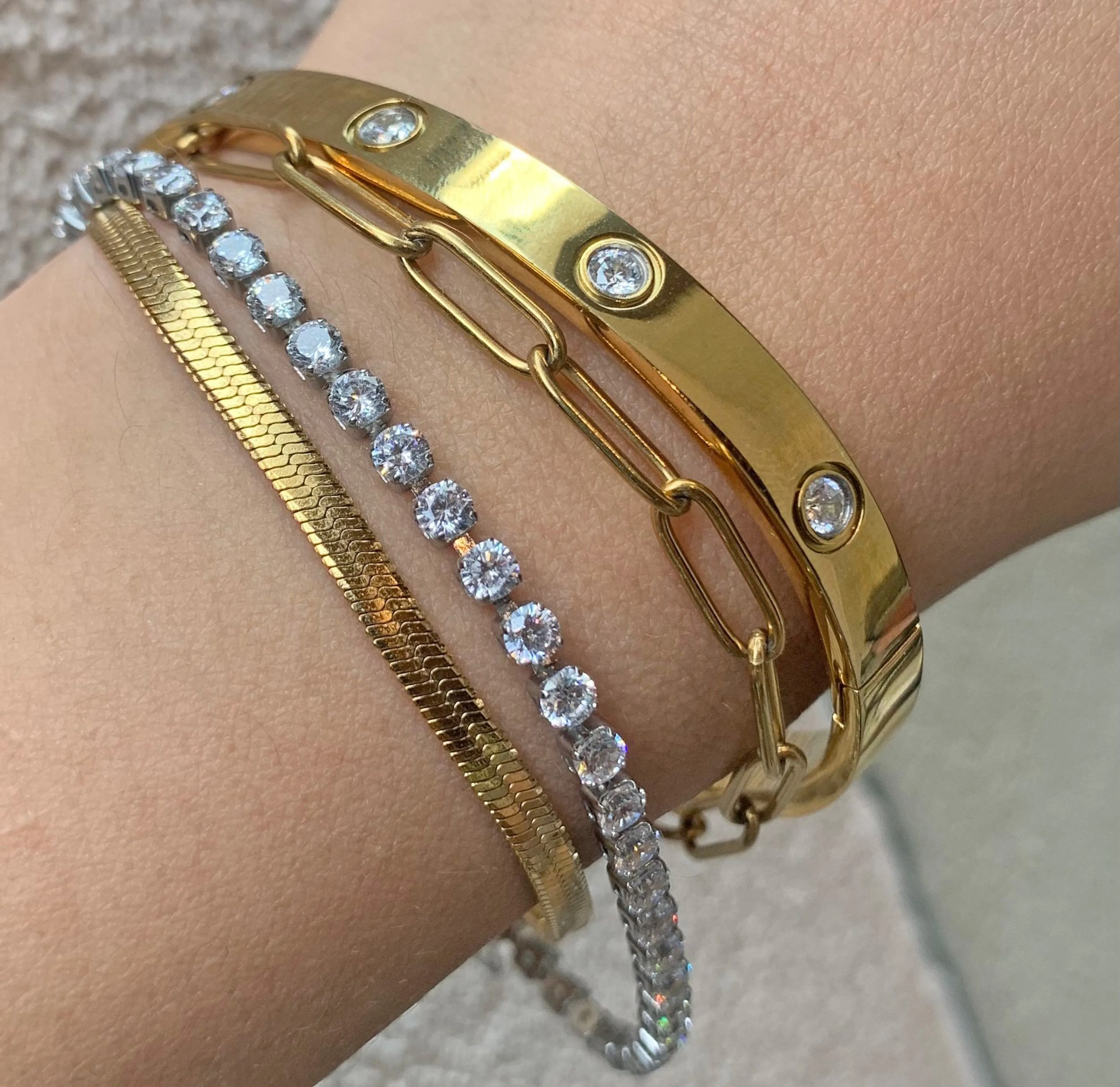 BECCA GOLD SNAKE CHAIN BRACELET