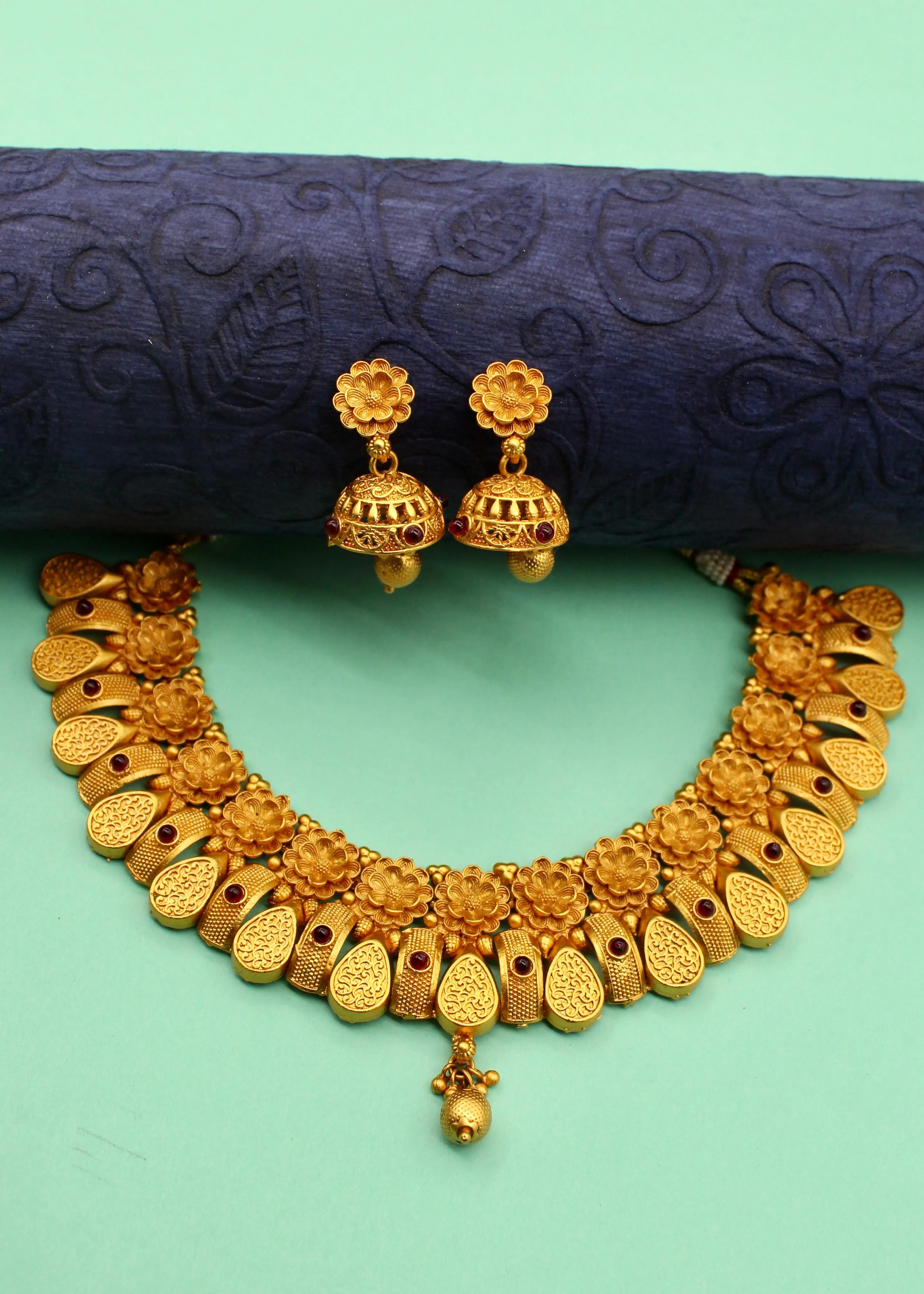 BLOSSOM PESHWAI NECKLACE