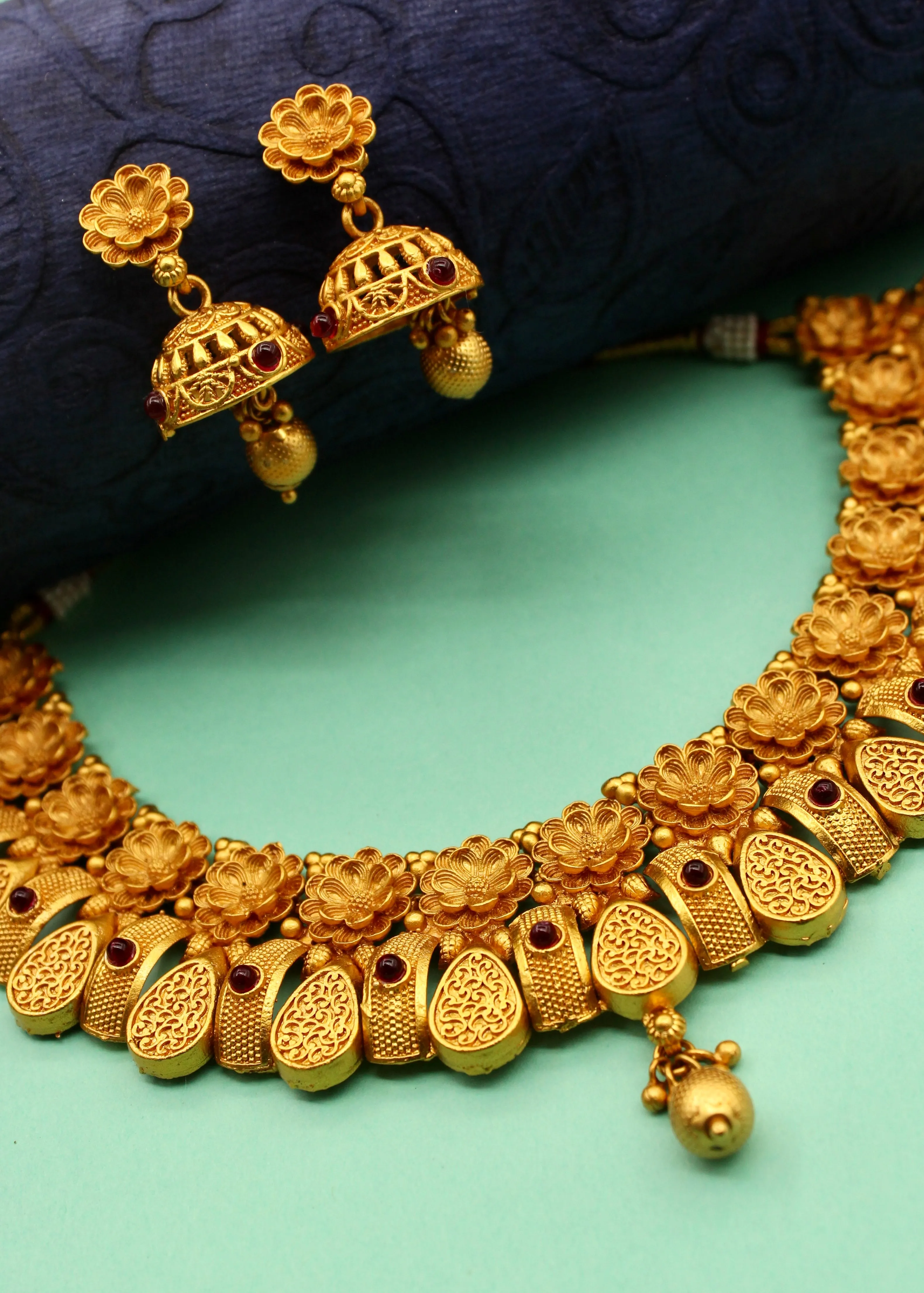 BLOSSOM PESHWAI NECKLACE