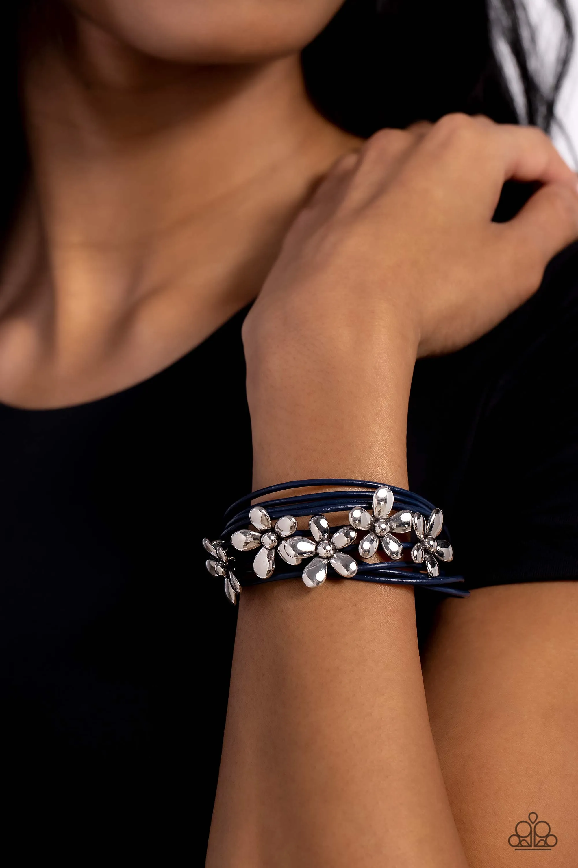 Bracelets Here Comes the BLOOM - Blue