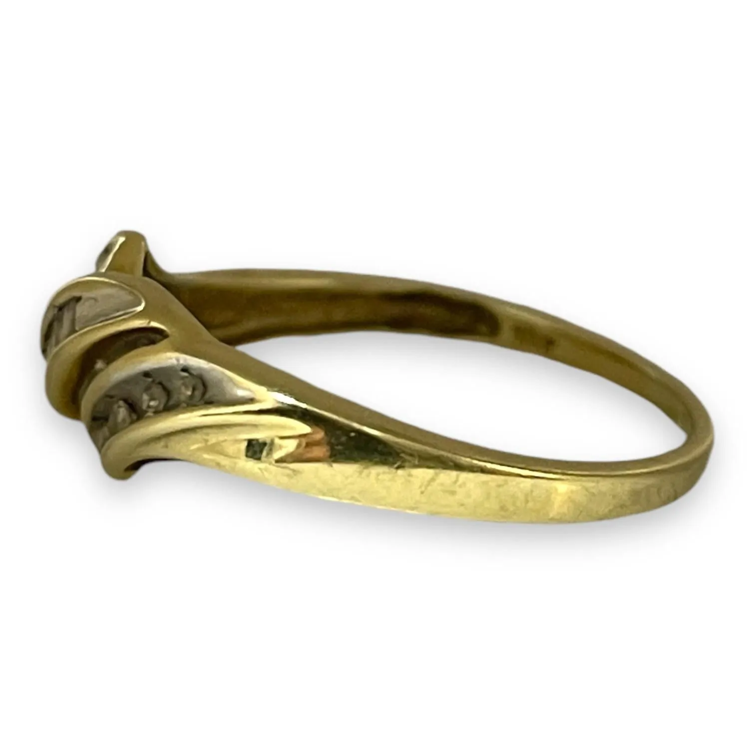 Diamond Swirl 10K Yellow Gold Ring Size 6