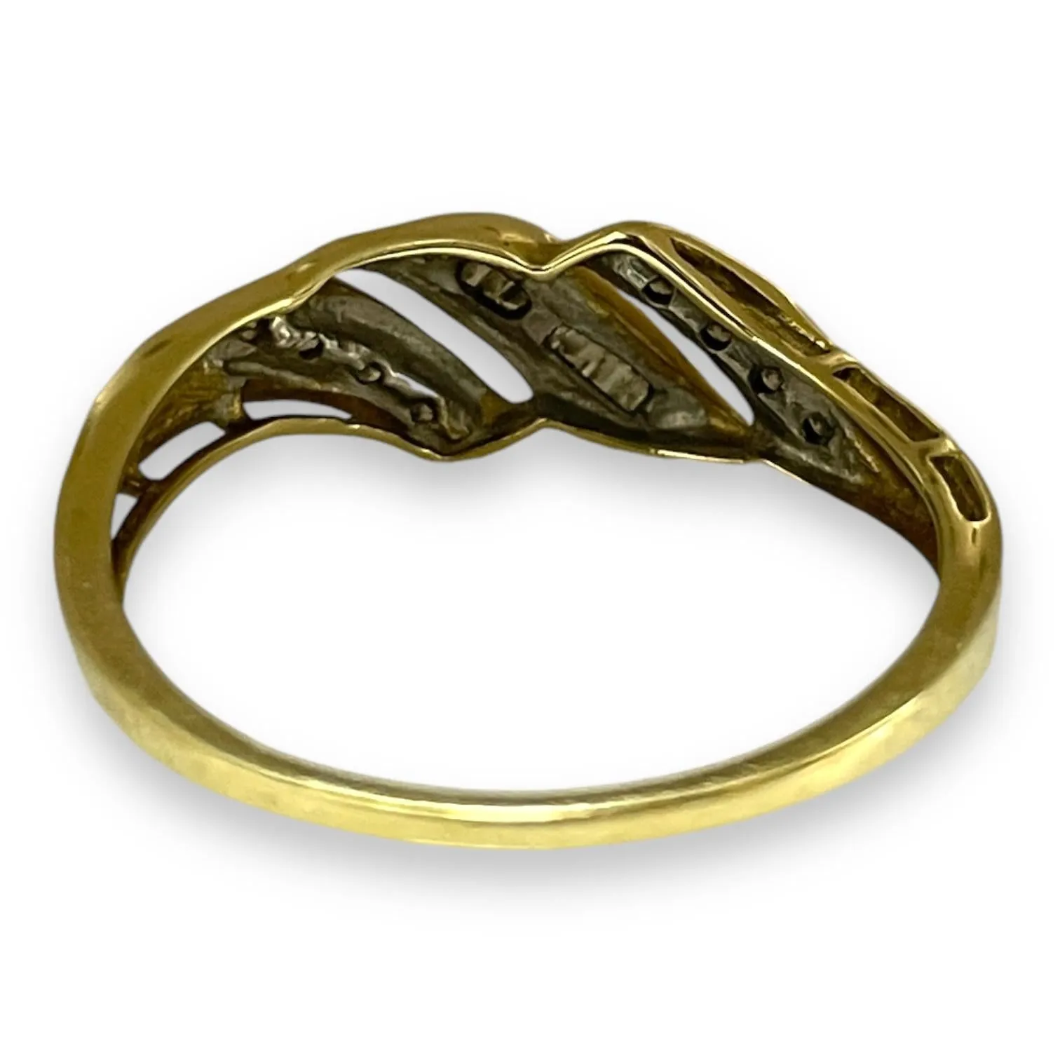 Diamond Swirl 10K Yellow Gold Ring Size 6