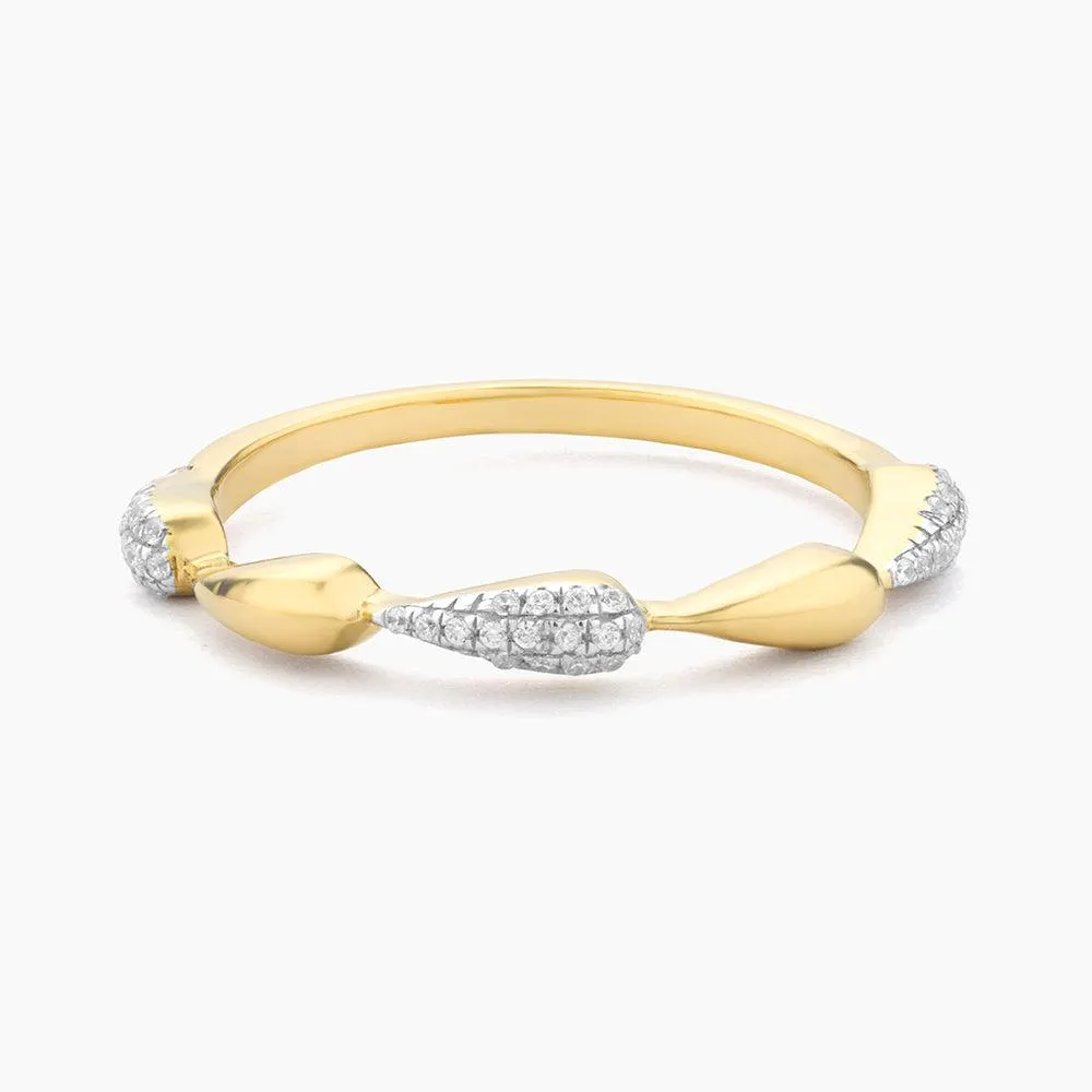 Ella Stein Raindrops Falling Stackable Ring in Gold - Size 8
