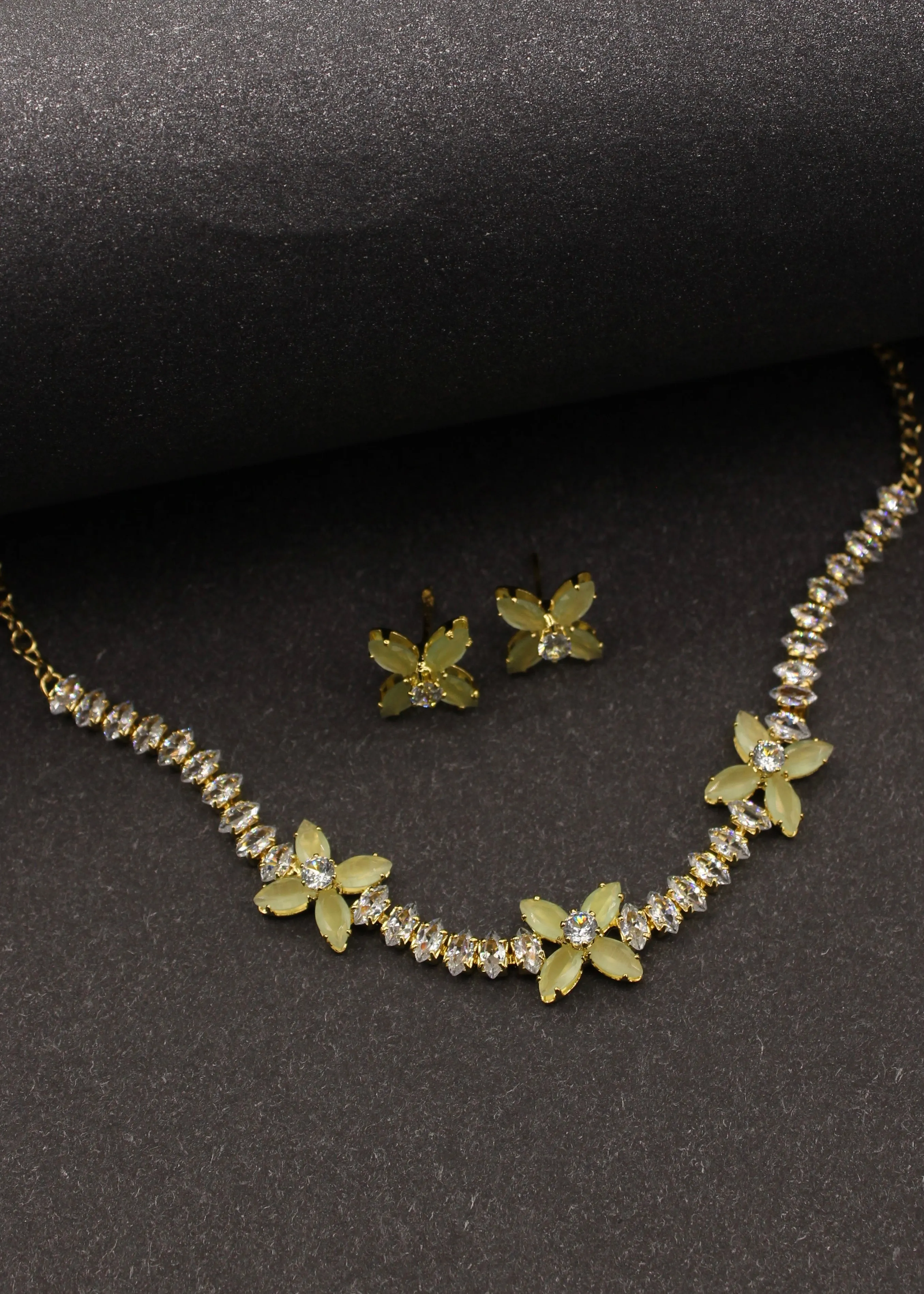 FANCY DIA NECKLACE