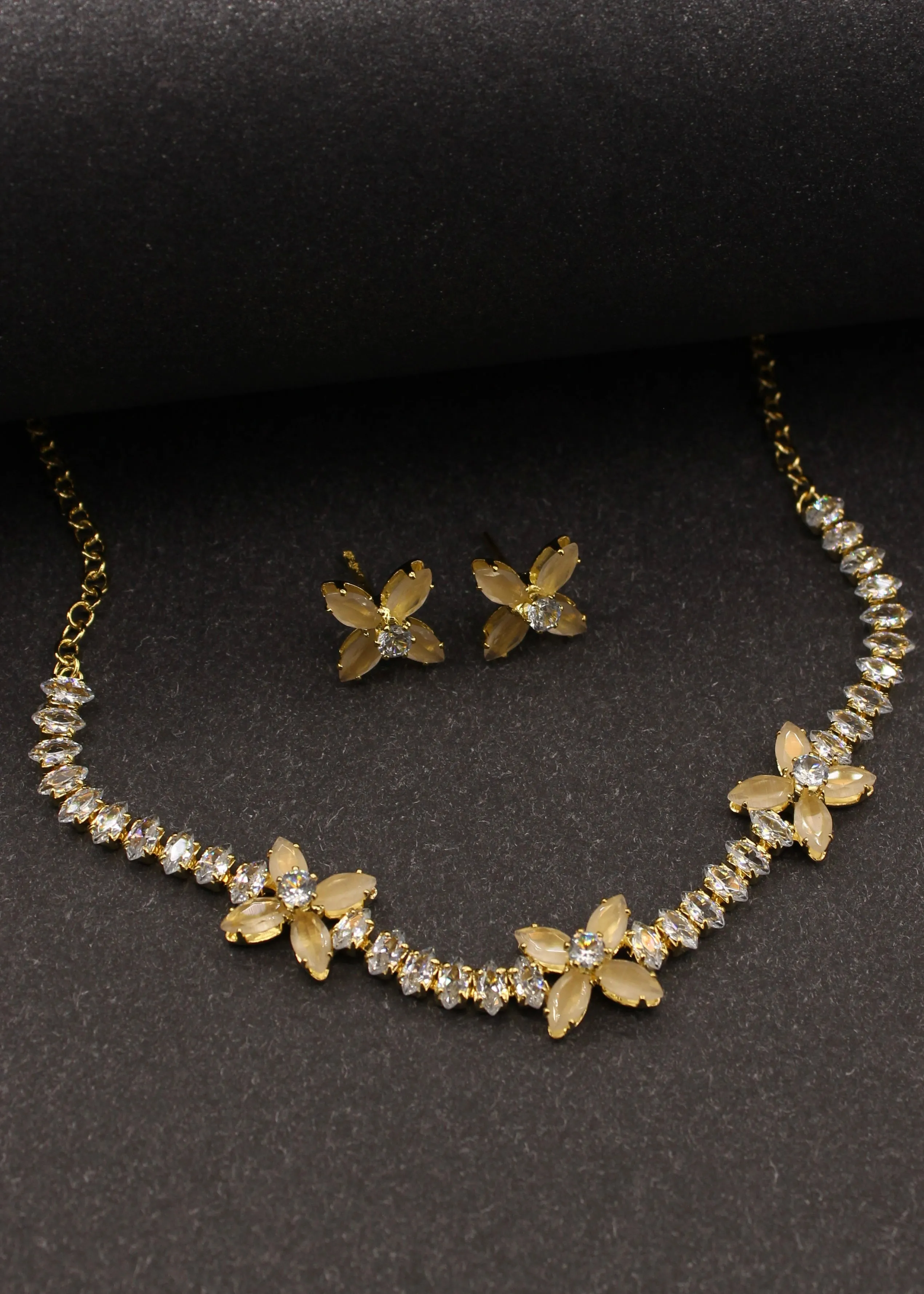 FANCY DIA NECKLACE