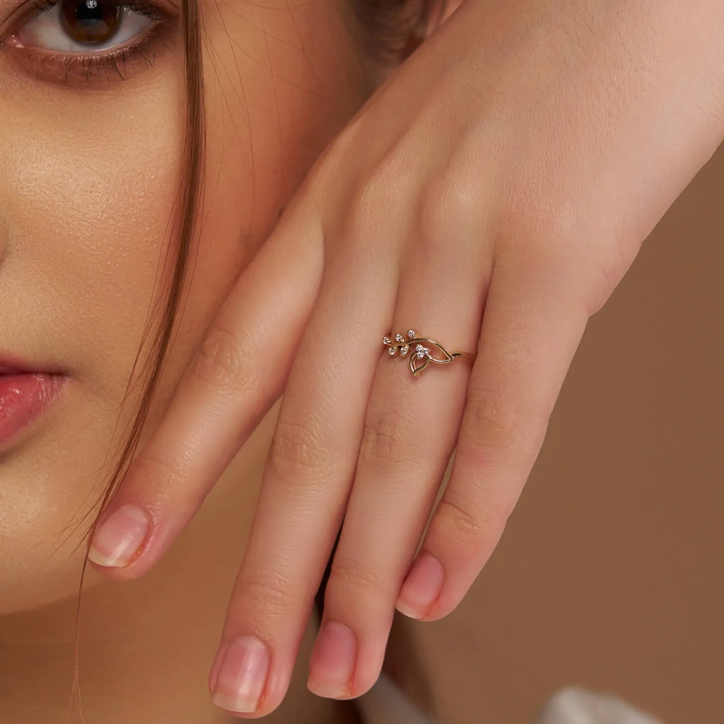 Fashionable Leaf Style Ring