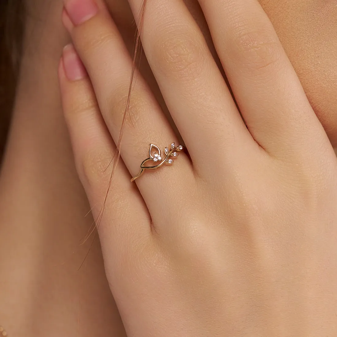 Fashionable Leaf Style Ring