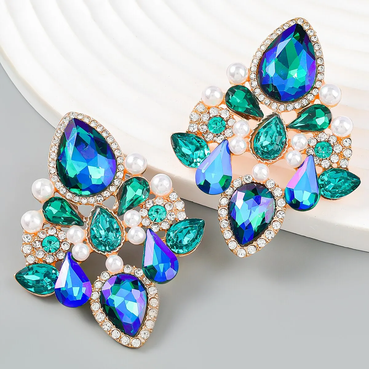 Fashionable Metal Rhinestone Pearl Like Geometric Earrings Women