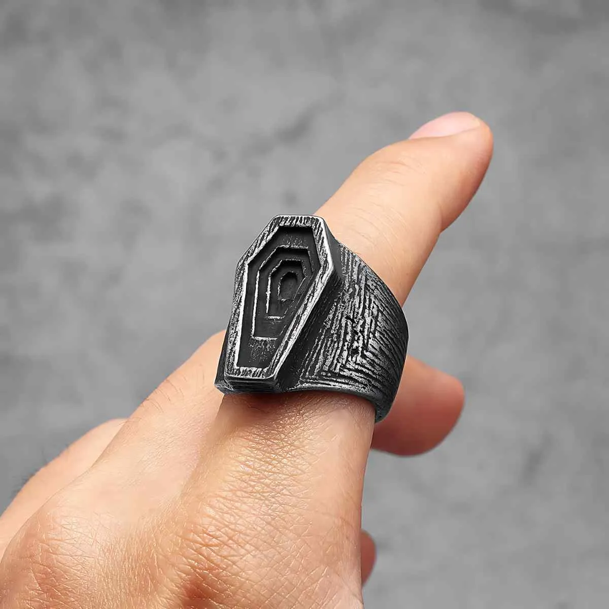 Geometric Coffin Ring
