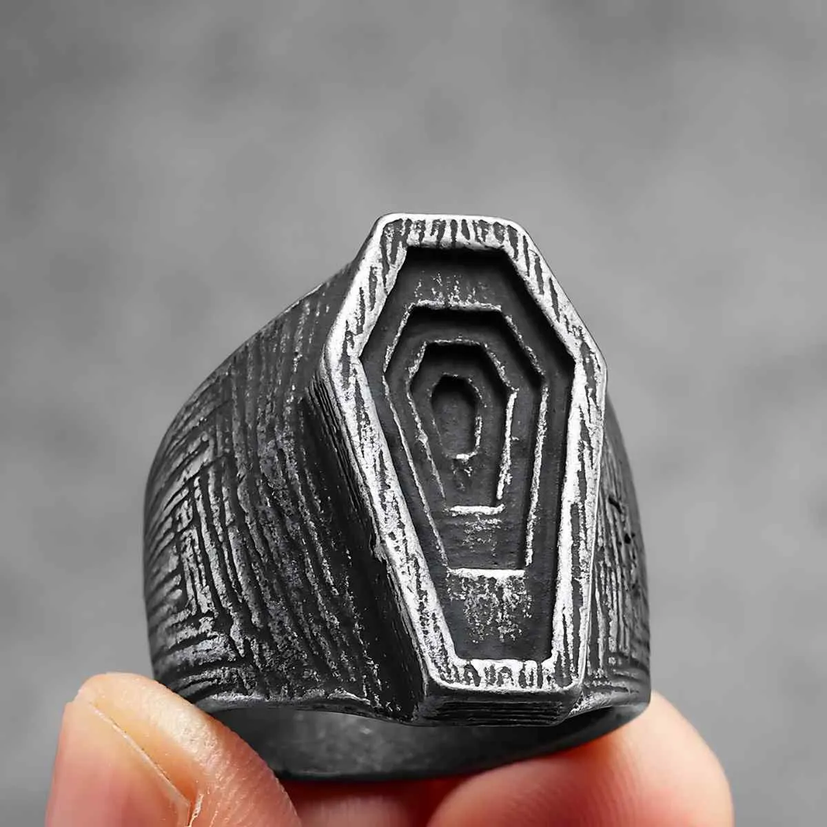 Geometric Coffin Ring