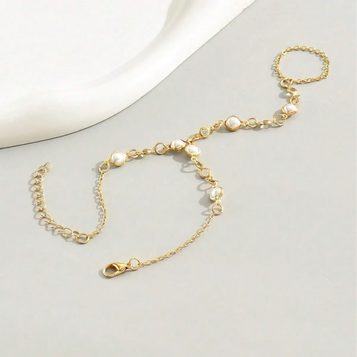 Hand Chain Rings Bracelets for Women Dainty Gold Finger Bracelet Ring Hand Chain Bracelets Butterfly Heart Pearl Hand Jewelry Ring Bracelet for Women Summer Trendy Stuff
