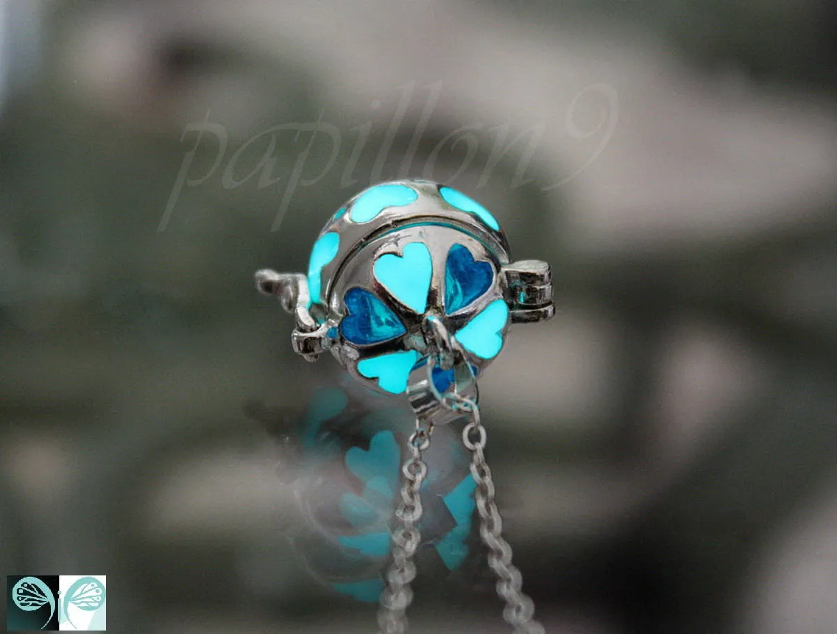 Hearts Locket Glow in the Dark / Heart Locket / Turquoise Hearts Locket /