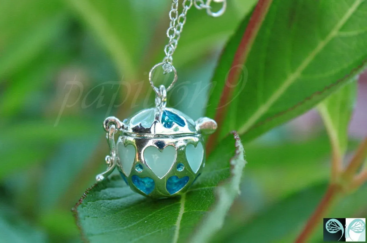 Hearts Locket Glow in the Dark / Heart Locket / Turquoise Hearts Locket /