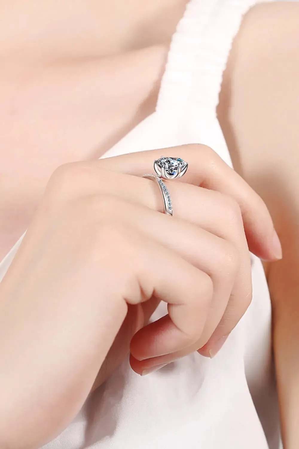 LOVCIA 3 Carat Moissanite 6-Prong Ring