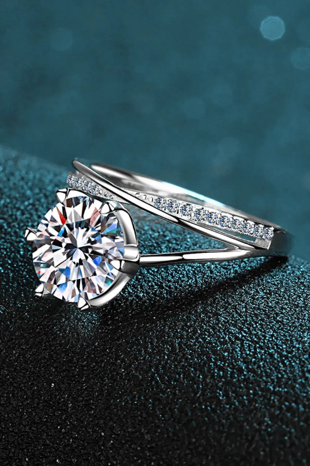 LOVCIA 3 Carat Moissanite 6-Prong Ring