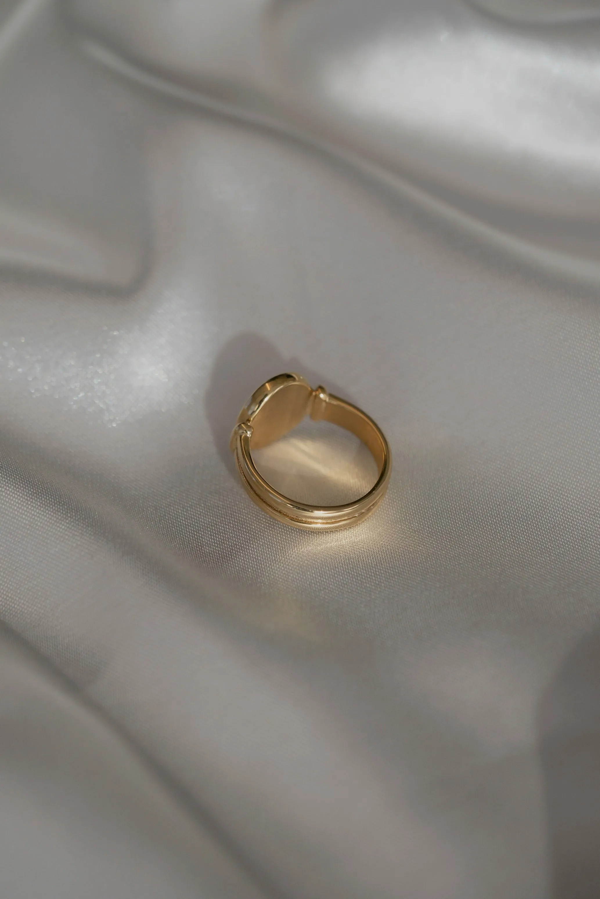Mother of Pearl Oval Ring