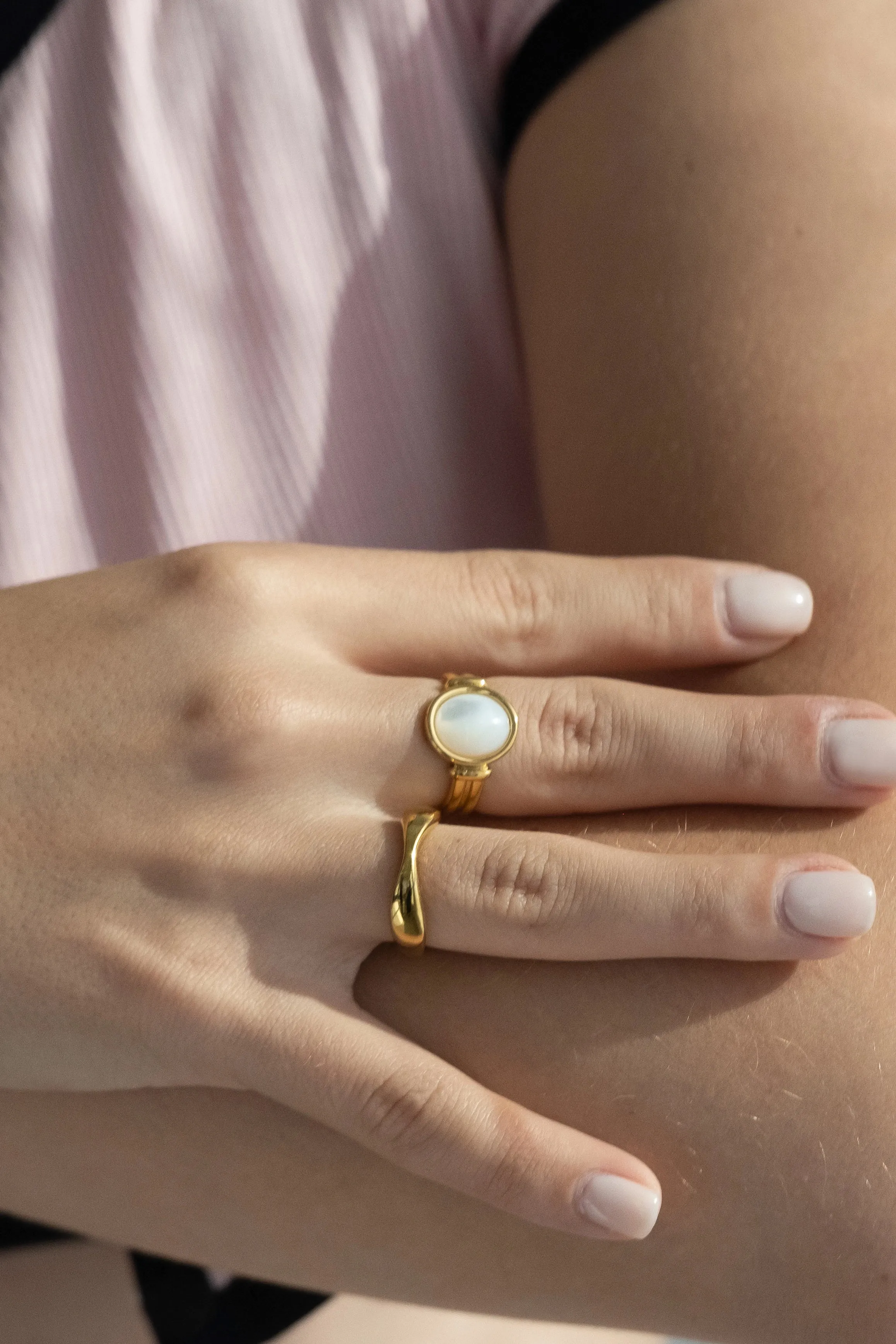 Mother of Pearl Oval Ring