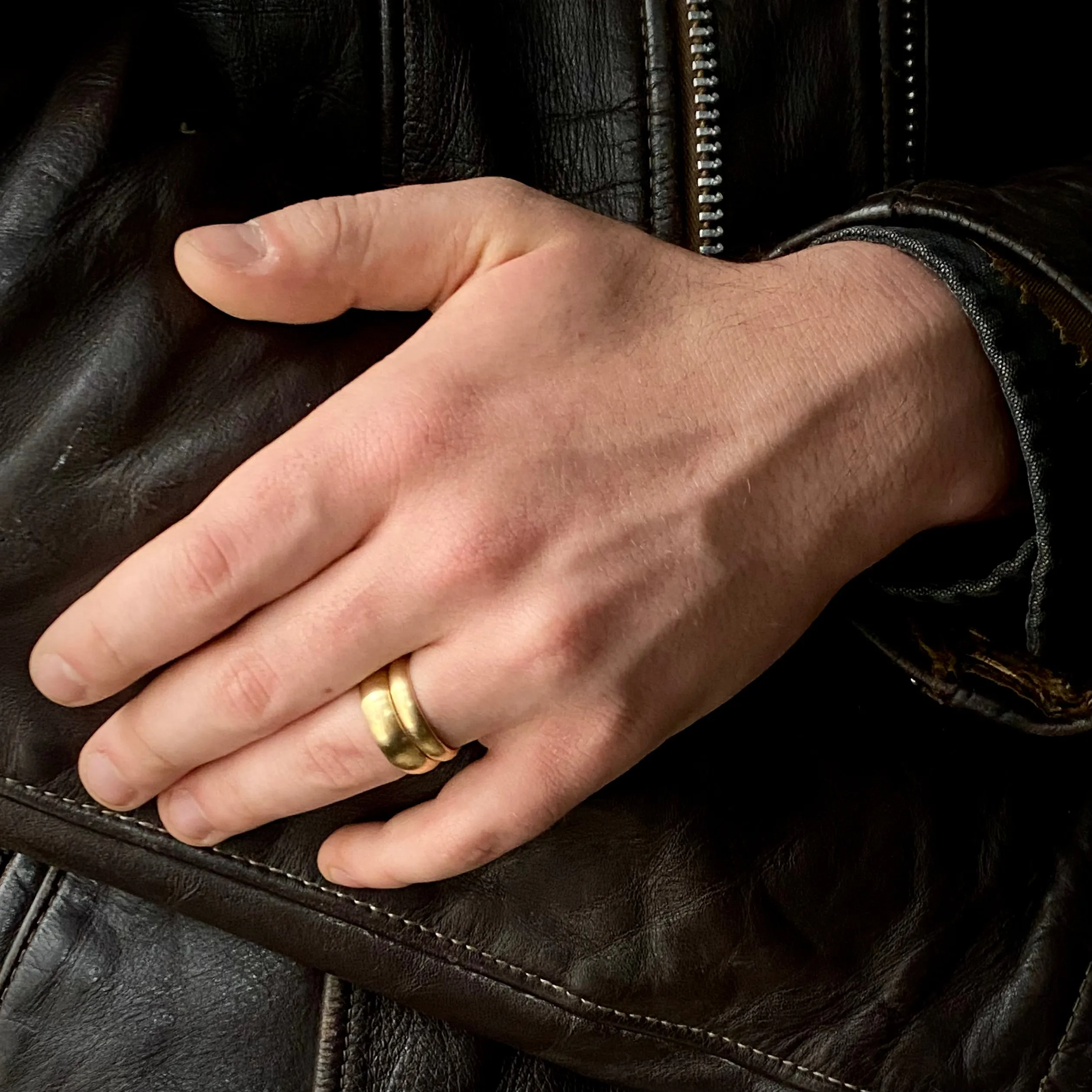 Métier Modern 14kt Yellow Gold Classic Band - 4mm
