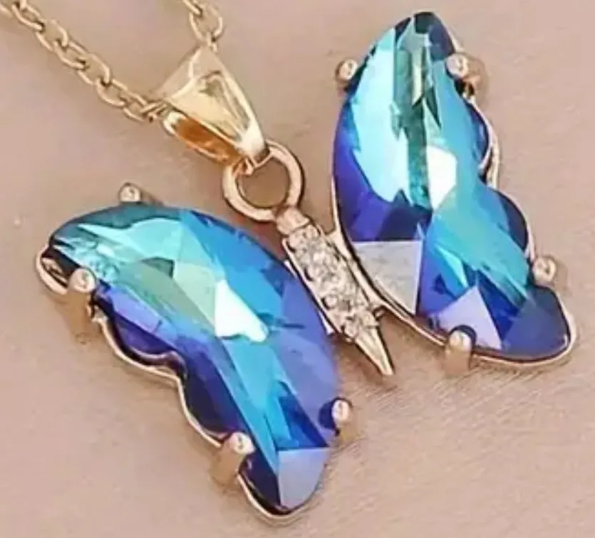 Necklace Butterfly Gradient Large Rhinestone Wings Pendant Golden Alloy Assorted Colors