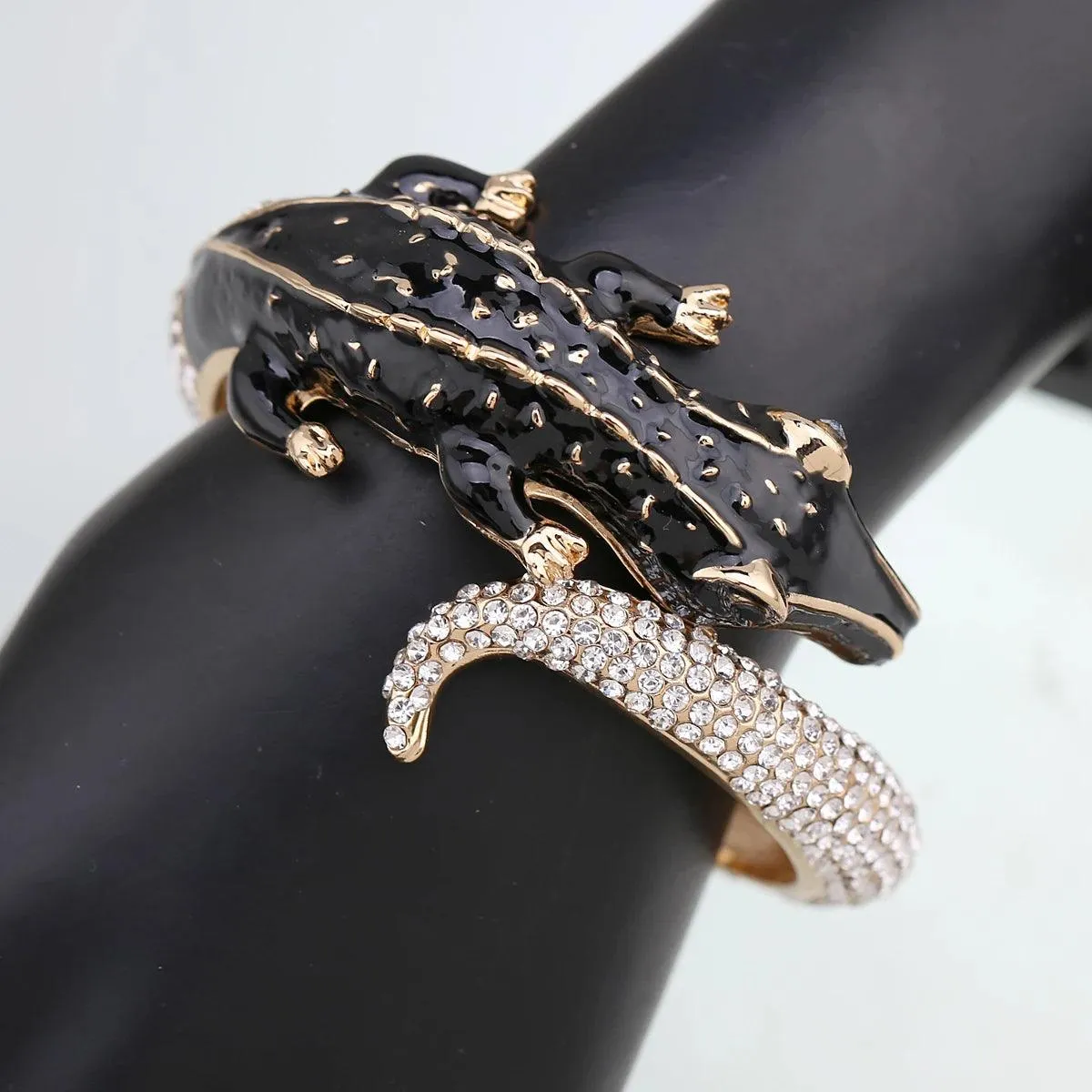 New Unique Design Antique Gold Plated Rhinestone Fashion Statement Crocodile Golden Bangle Cuff Bracelets for Women