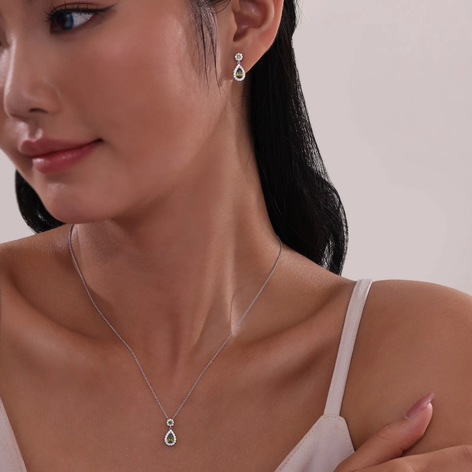 Pear Shape Halo Necklace N0318CAP20