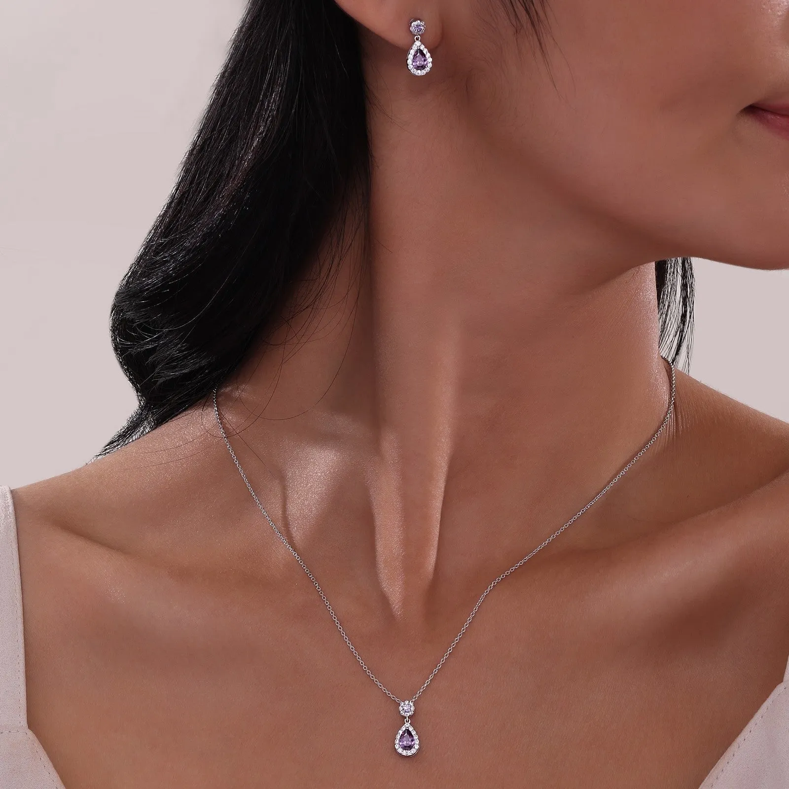 Pear Shape Halo Necklace N0318CAP20
