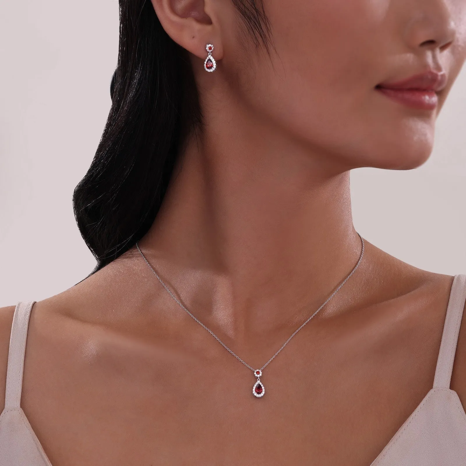 Pear Shape Halo Necklace N0318CAP20
