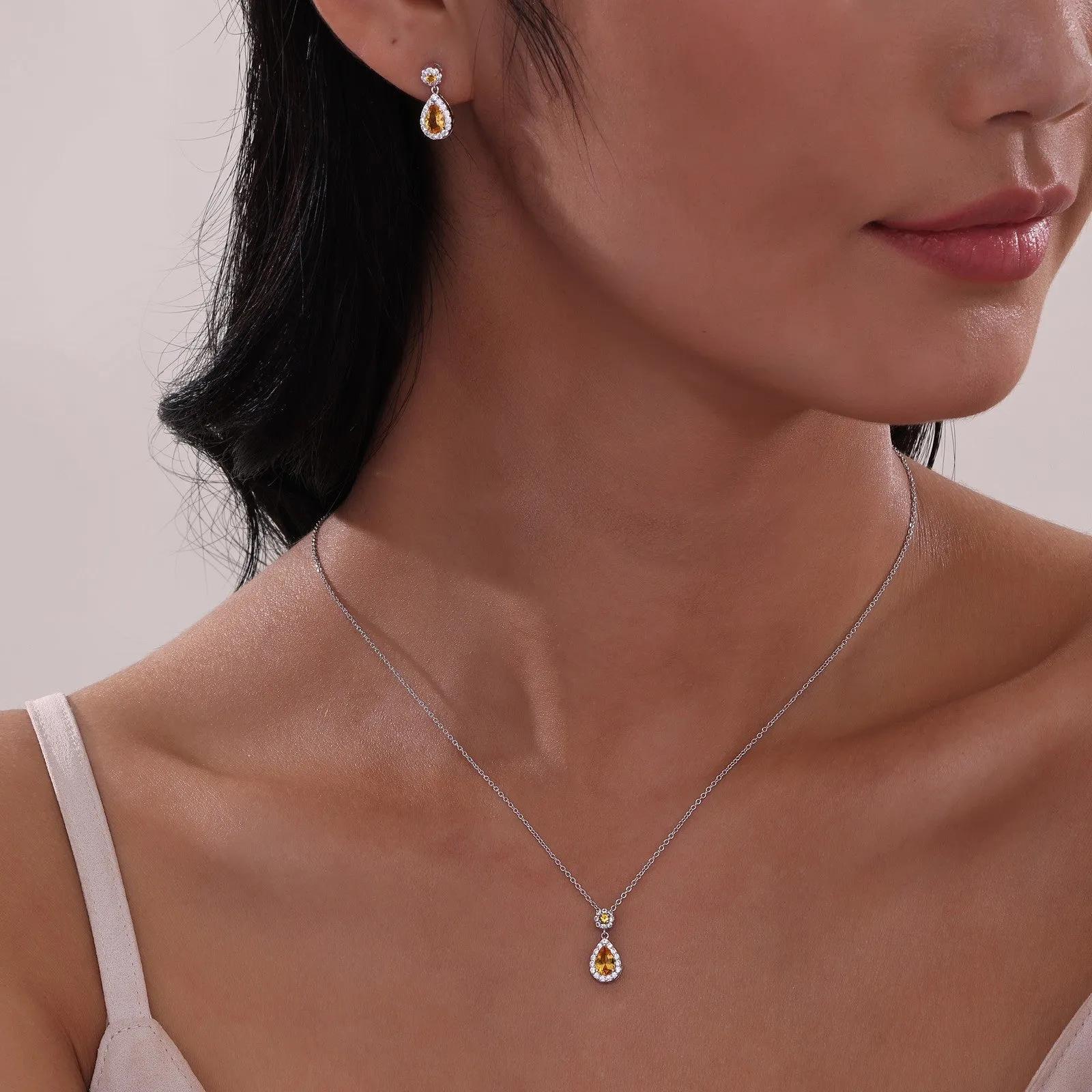 Pear Shape Halo Necklace N0318CAP20