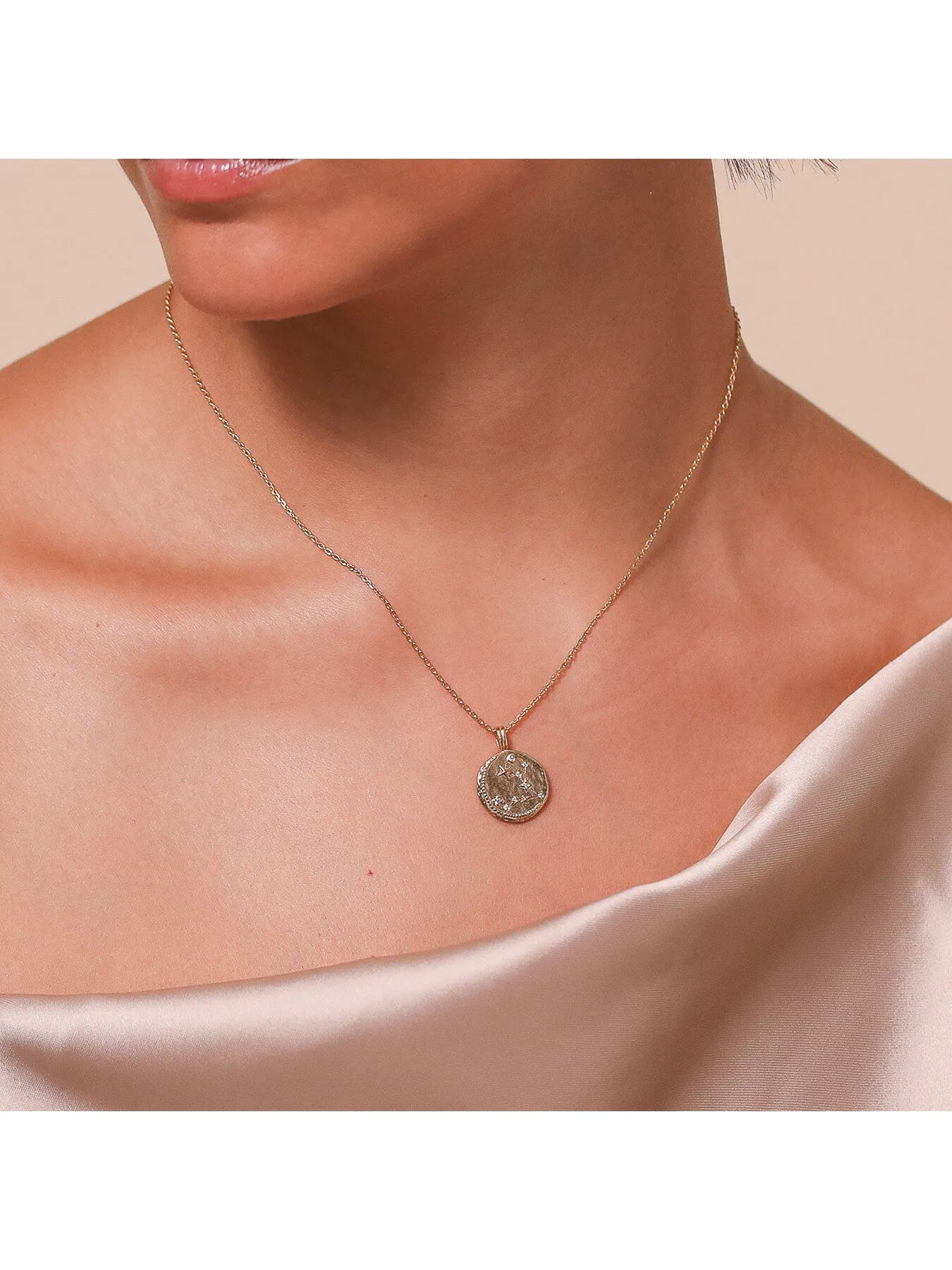 Pisces Zodiac Pendant Necklace in Gold