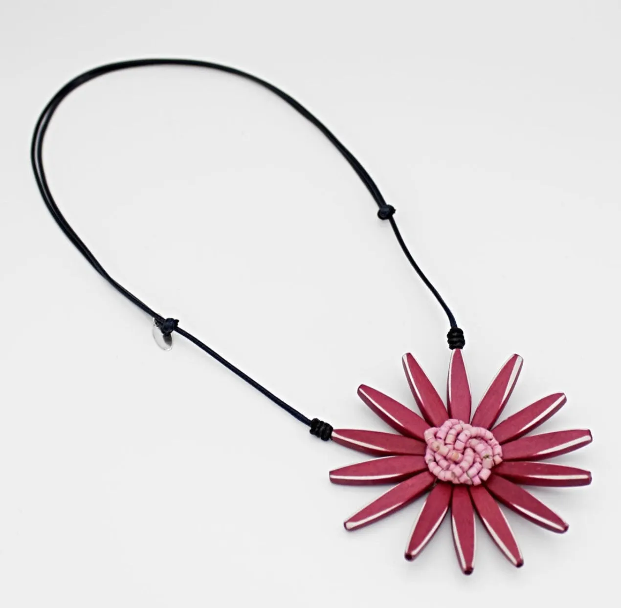 S25 Amaya Flower Necklace