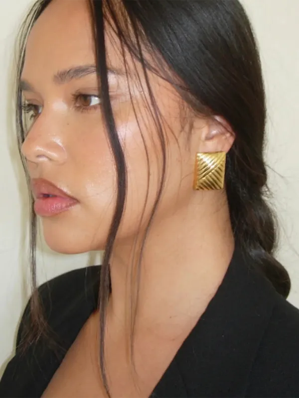 Stainless steel striped symmetrical earrings, simple niche design, fashionable earrings