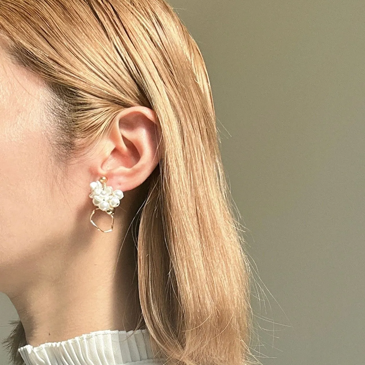 Very popular Flower Mini Pierced earrings and clip-on earrings