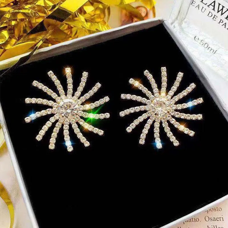 Women Wild Sun Design Long Drop Big Pearl Round Earrings