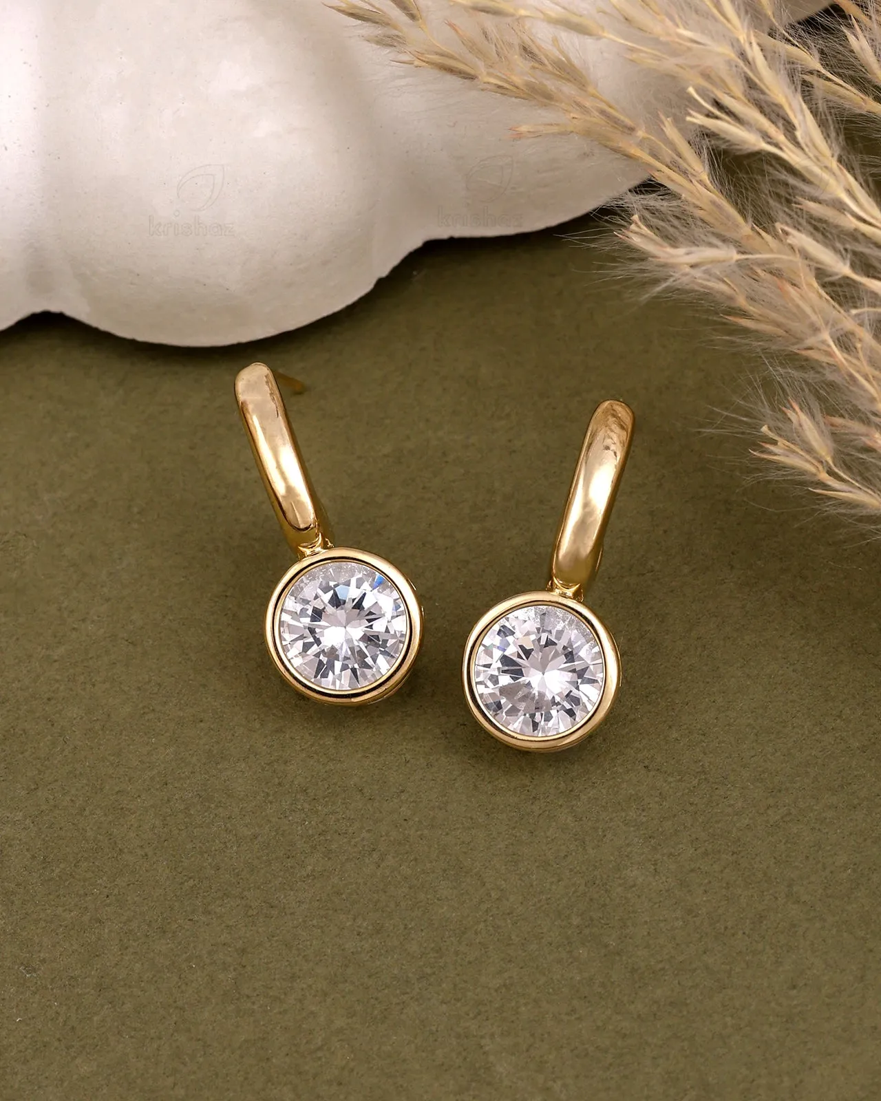 Zary Fashionable Studs